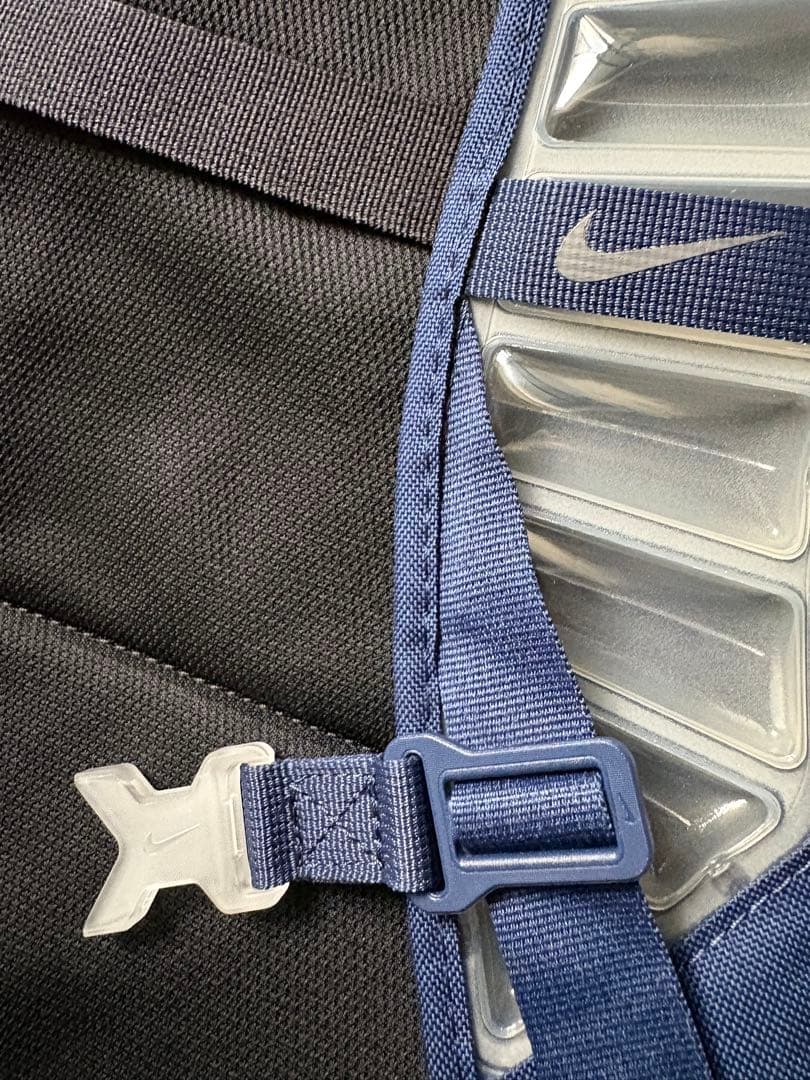 ミッドナイトネイビー　ナイキ ヴァシティ エリート バックパック（32L）