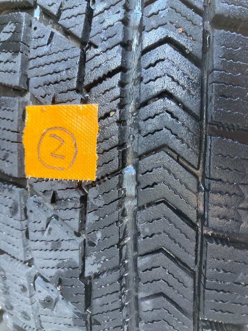 18年製 145/80R13 ブリヂストン ブリザック VRXスタッドレスタイヤ