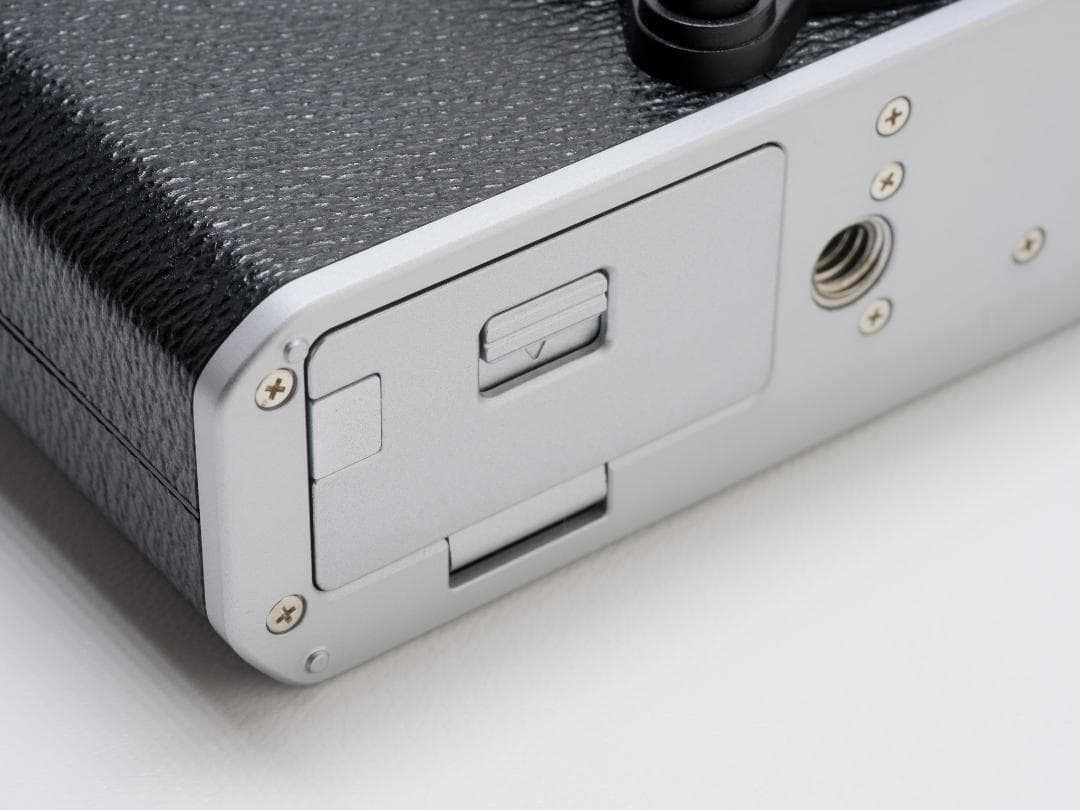 【新品同様】FUJIFILM X-E4