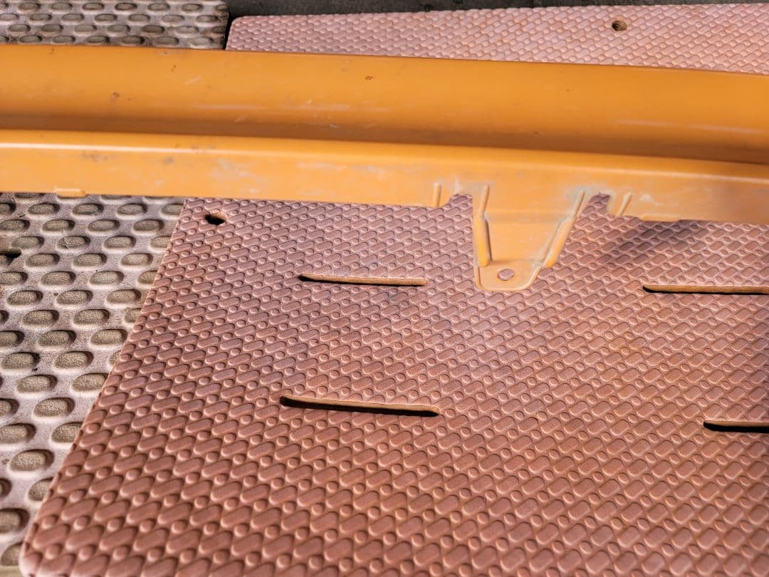 エッセ　235s　245s　純正　フロント　スポイラー　リップ