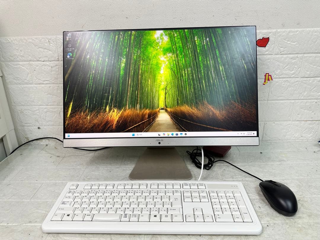 ASUS一体型PC 即使可 LINEとOffice入り