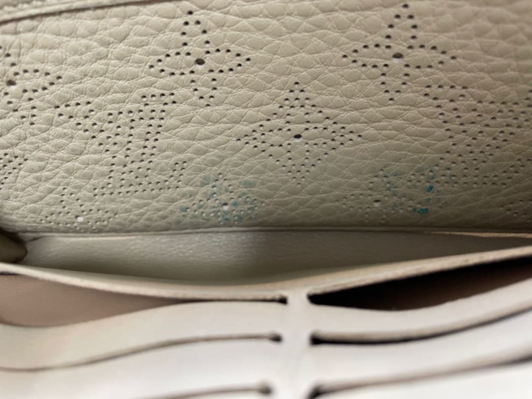 ❤️チーズケーキ❤️Louis Vuitton ルイヴィトン マヒナ 長財布