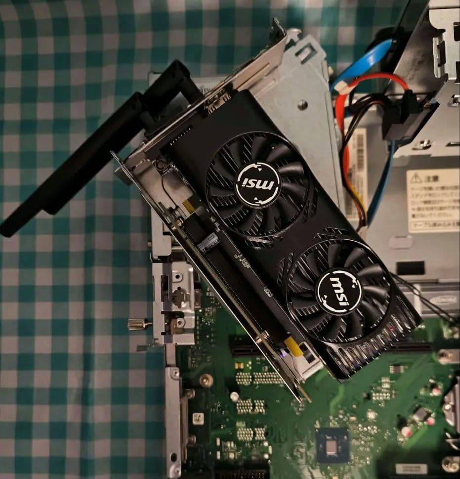 【グラボ搭載】富士通 ESPRIMO D588/BX スリムデスクトップPC。