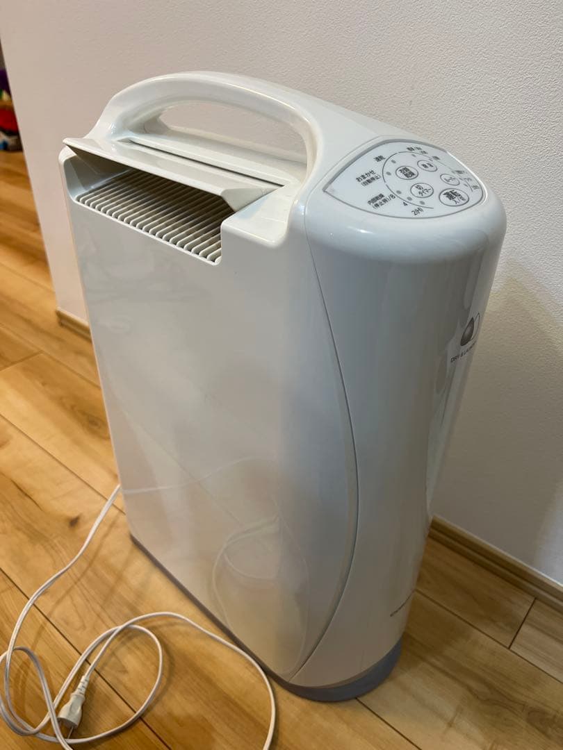 コロナ　除湿機 ホワイト