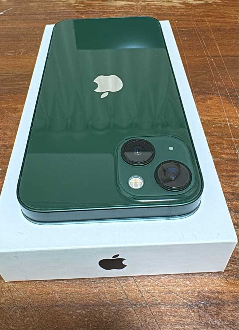 Apple iPhone 13 グリーン128GB 美品　備品