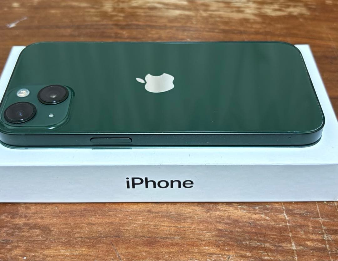 Apple iPhone 13 グリーン128GB 美品　備品