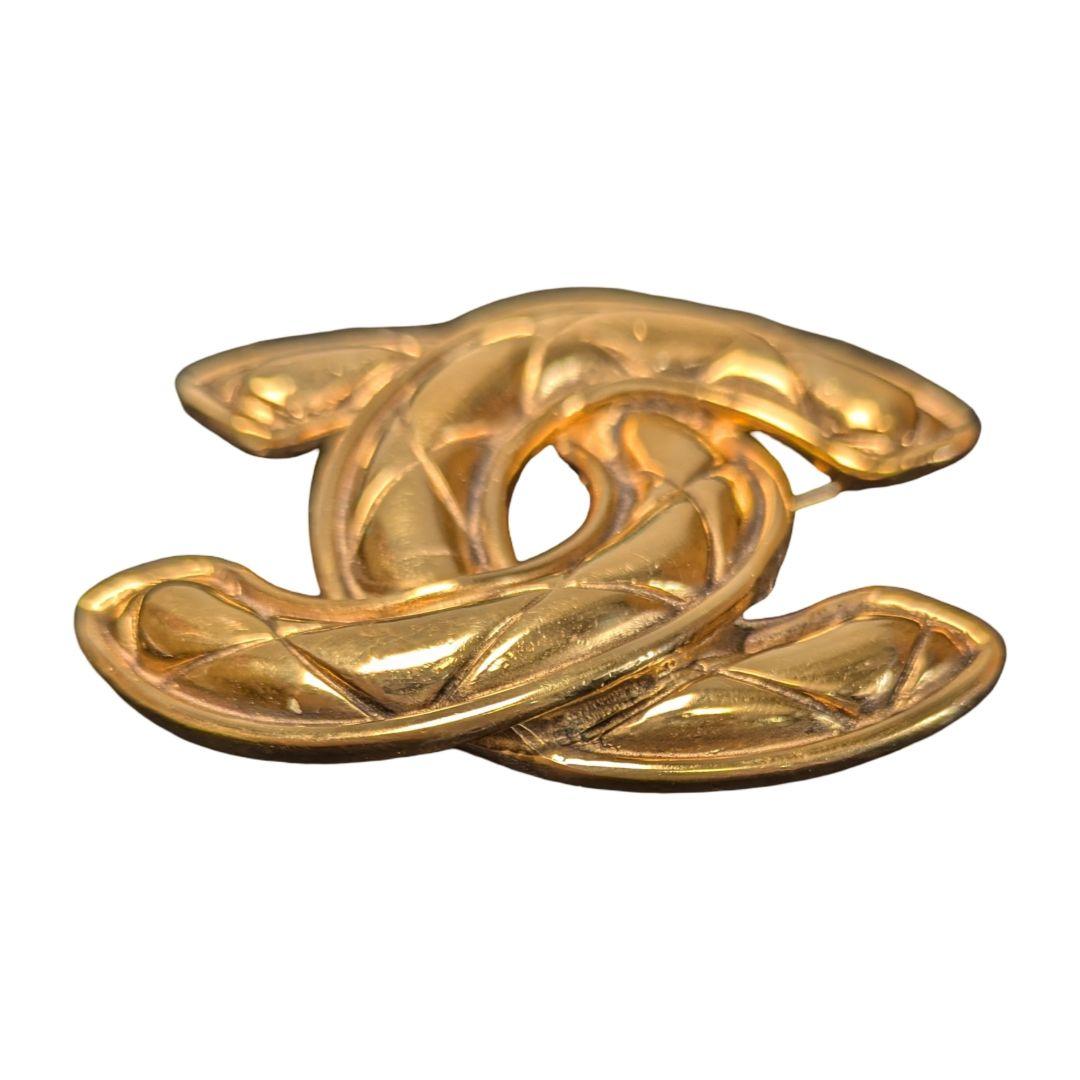 【極美品】CHANELシャネル ゴールド ココマーク　マトラッセ　ブローチ