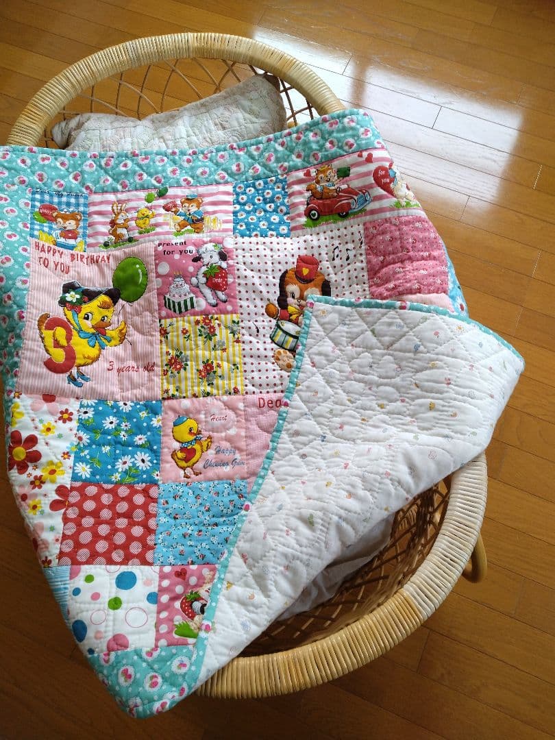 ベビーブランケット　キルト　アニマル　手縫い　ハンドメイド　79×86cm