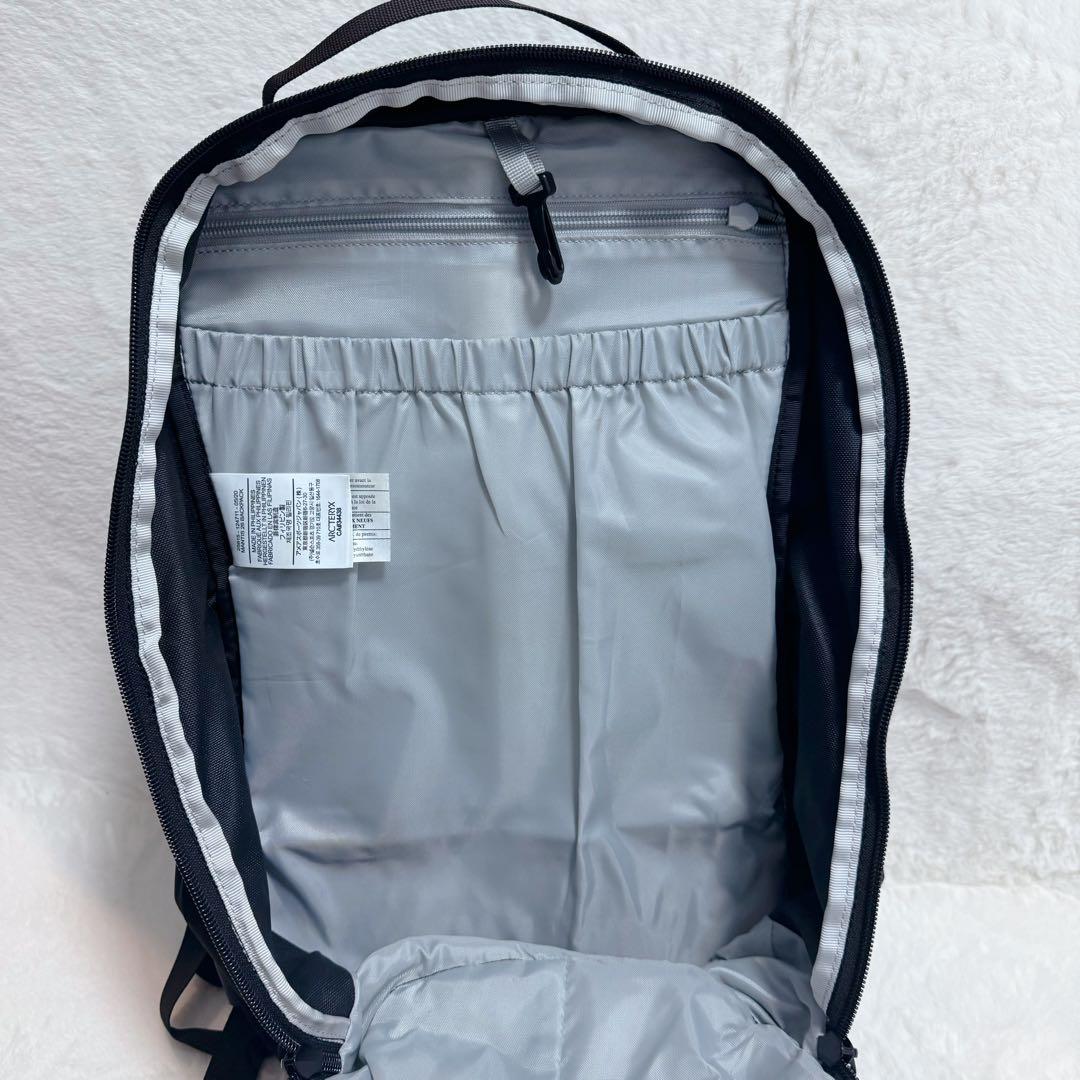 【極美品】希少　アークテリクス マンティス 26 リュック 廃盤品 ブラック 黒