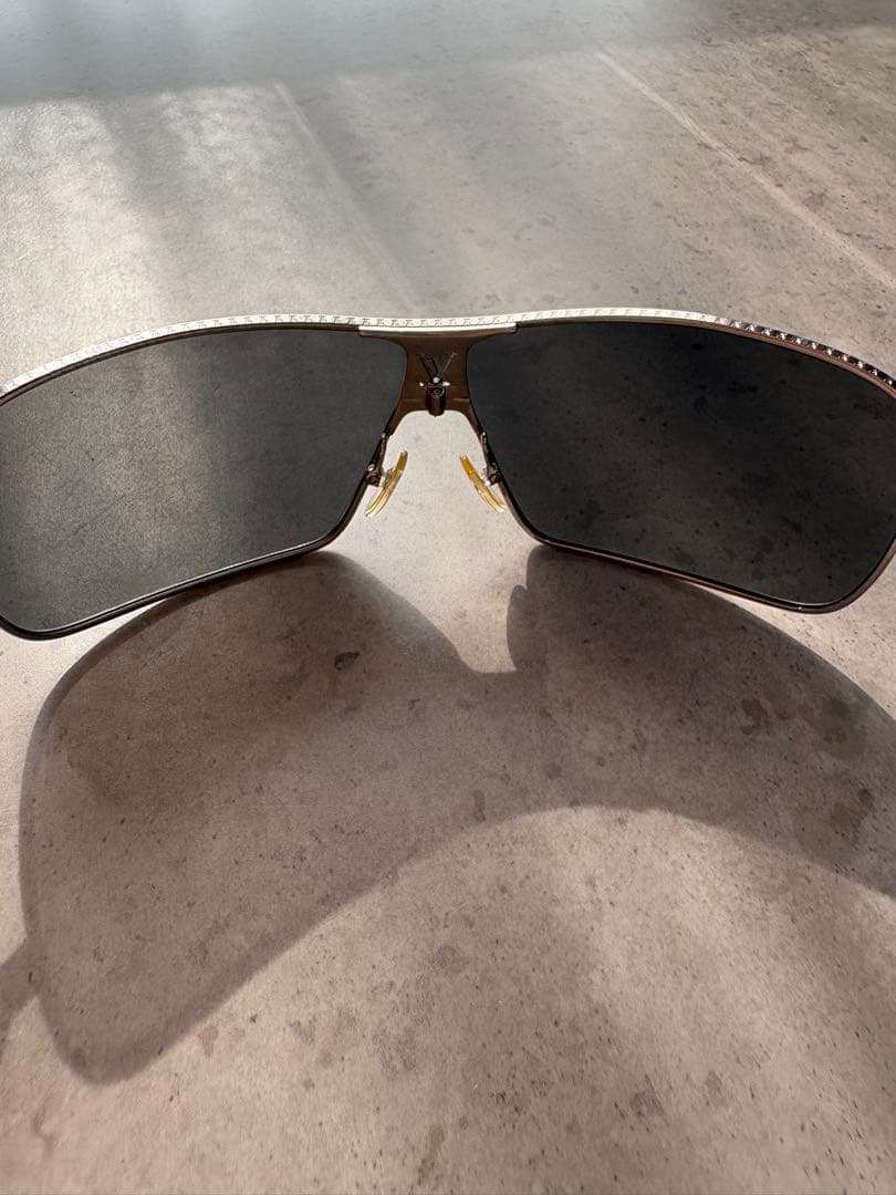 Louis Vuitton ブラックスサングラス