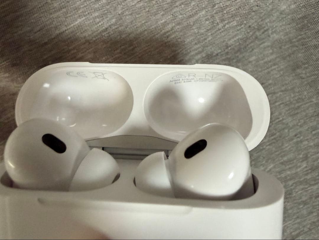 新品同様 おまけ付き AirPods Pro 第2世代 USB-C タイプ