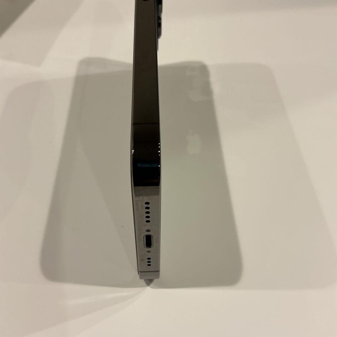 《中古超美品》　iPhone13pro 256GB グラファイト