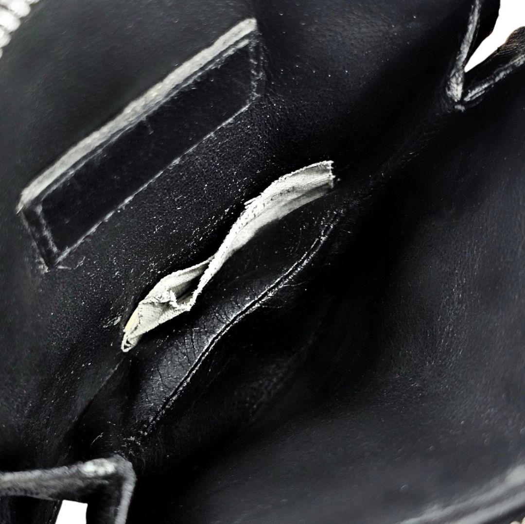 美品 ボッテガヴェネタ イントレチャート ラウンドジップ ケース