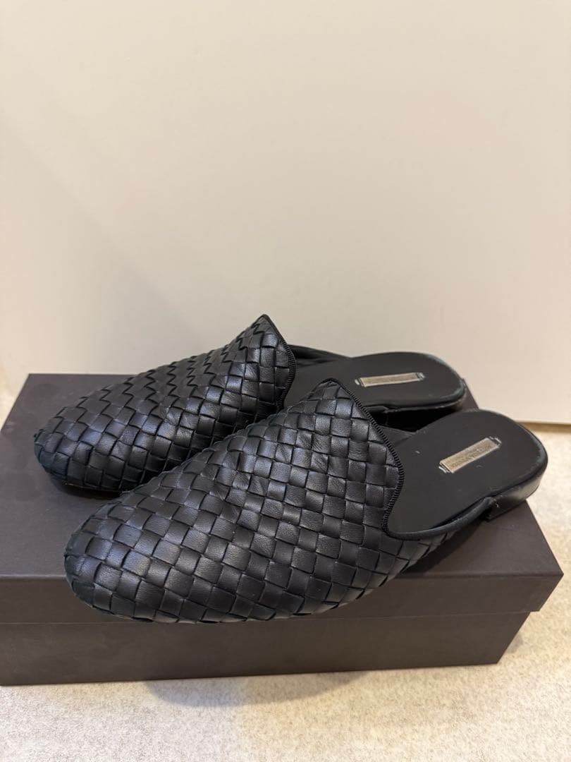 Bottega veneta ソッティーニ 編み込みレザー 黒ミュール25(39
