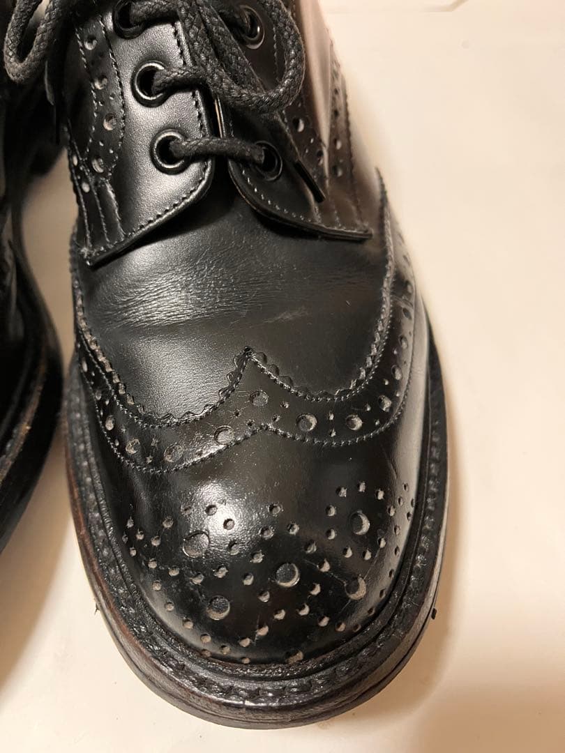 トリッカーズ　バートン　黒　8ハーフ