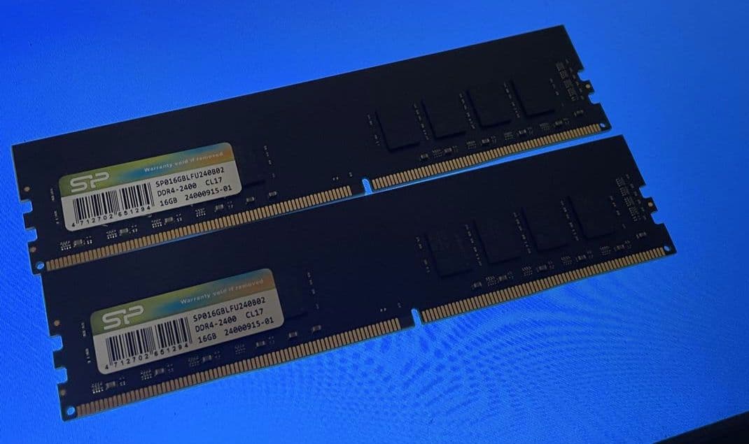 SP DDR4 2400 16GB ×2 計 32GB
