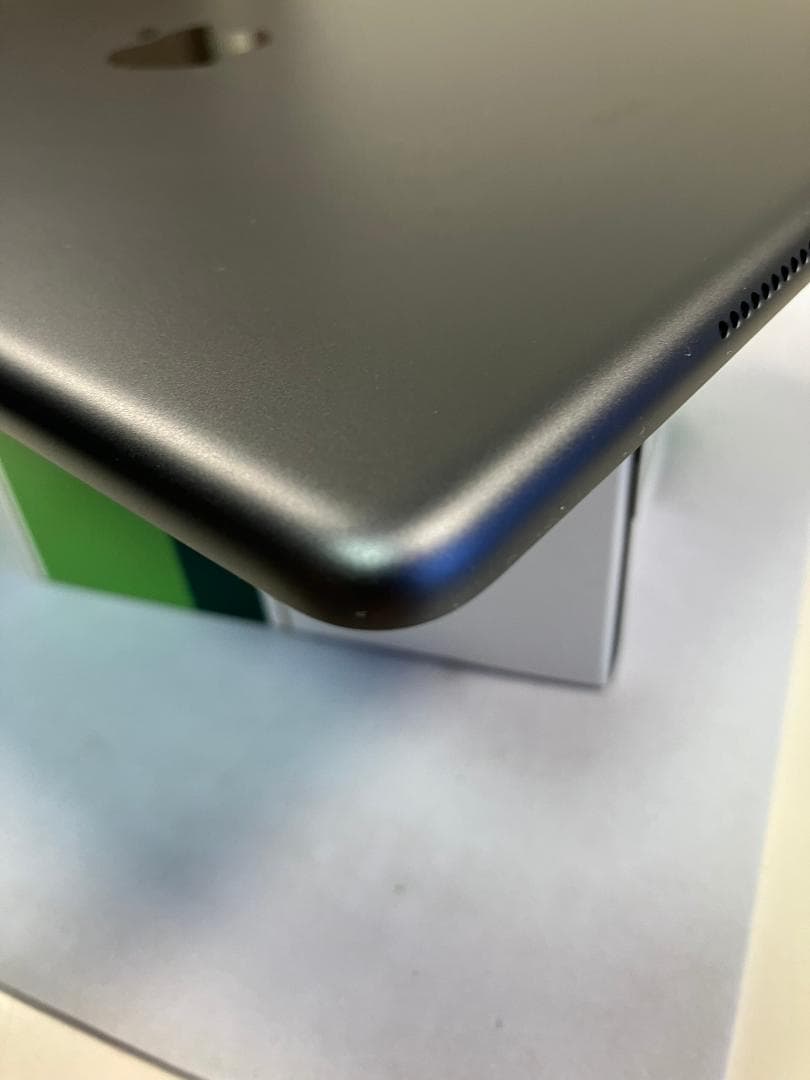 iPad 第9世代　64GBグレー　Wi-Fiモデル　カバーガラス付