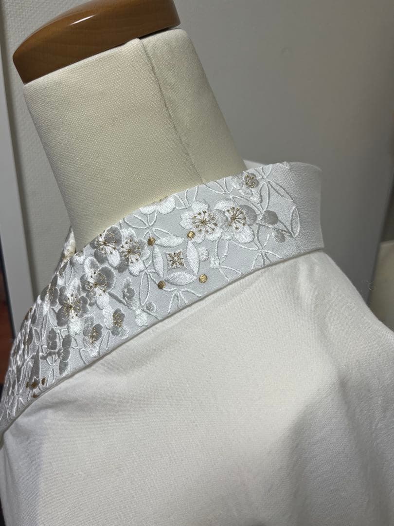 衿秀「き楽っく」専用替え衿 刺繍半襟白地 「白金七宝梅宝尽し」