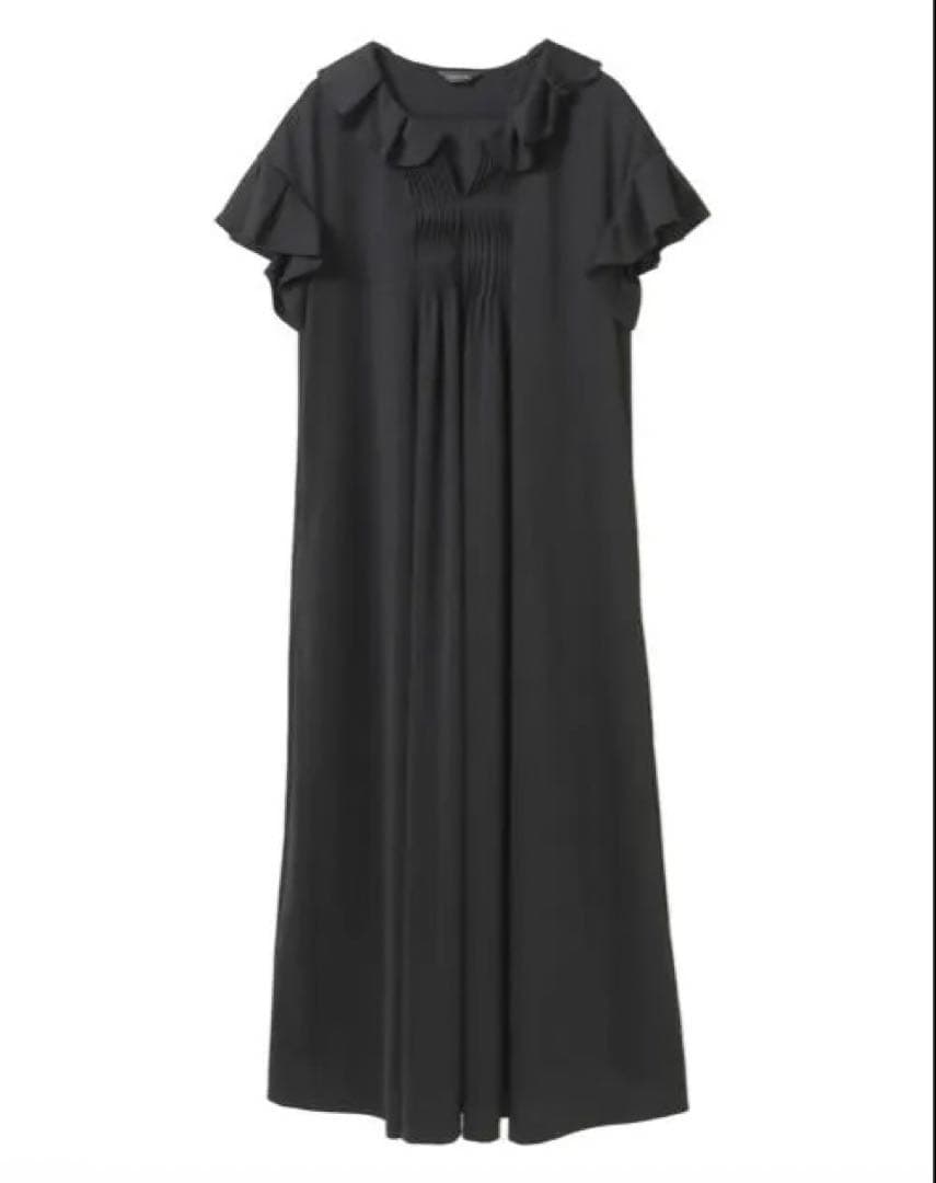 インゲボルグ　カットソーワンピース　ブラック　本日1/22迄の出品‼️