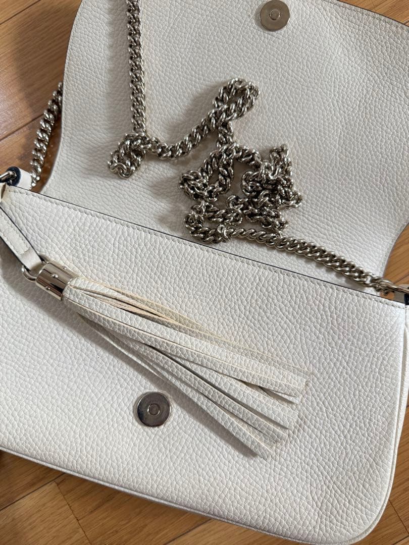 Gucci ソーホーホワイトレザー ショルダーバッグ タッセル付き