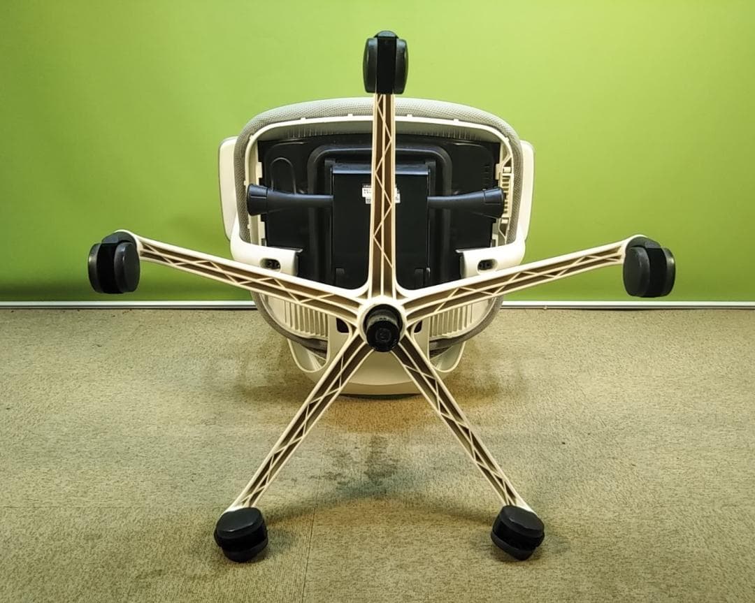 bl　オカムラ　シルフィーチェア　前傾機能　ハイバック　メッシュタイプ　中古