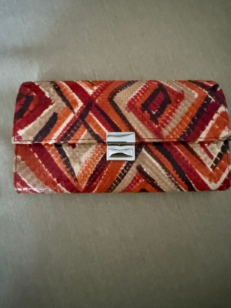 Isola 蛇皮長財布