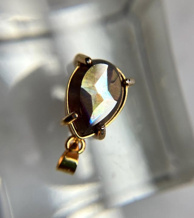 国産天川村 レインボーガーネット ジェムグレードペンダントトップ◇