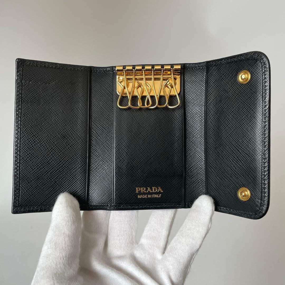 【極美品】プラダ キーケース 6連 サフィアーノレザー 黒 1PG222