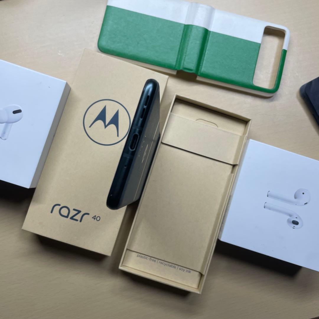 Motorola razr 40 256GB SIMフリー　割れなし