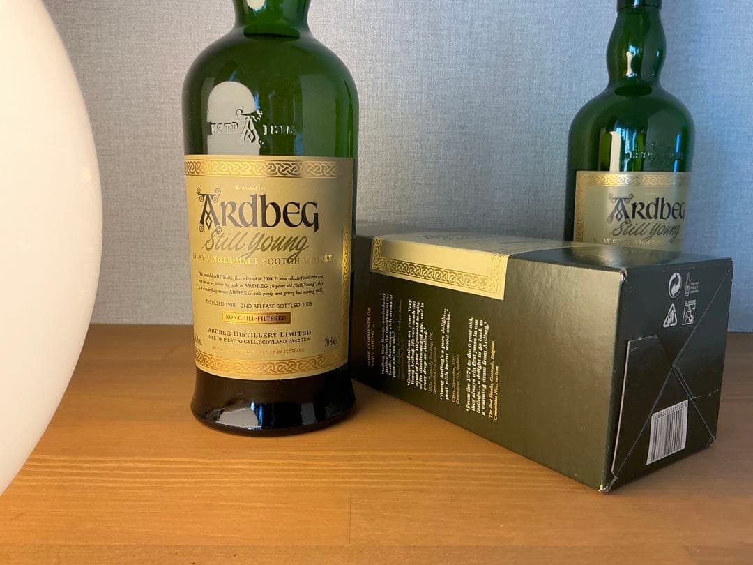 アードベッグ　スティルヤング　未開栓1本箱付　空瓶？1本