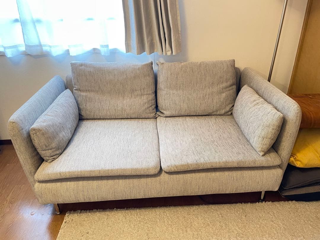 【送料込】IKEA ソーデルハムン 3人掛けコンパクトソファ　アームレスト付き