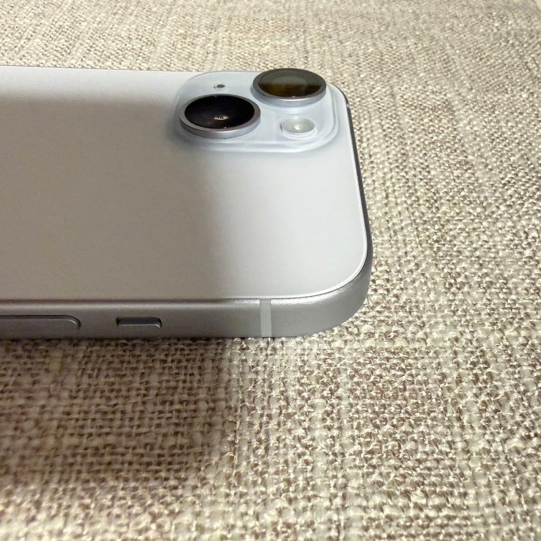 iPhone15 ブルー