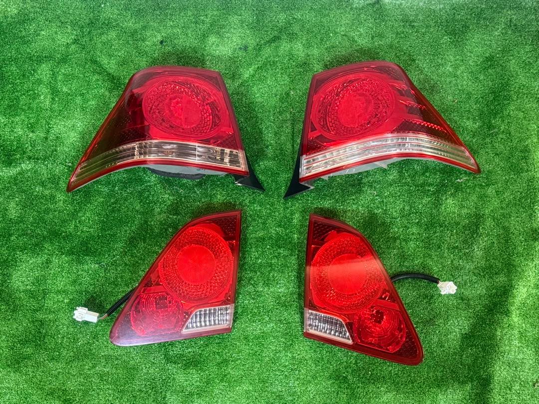 18クラウン　後期アスリート　テールランプ