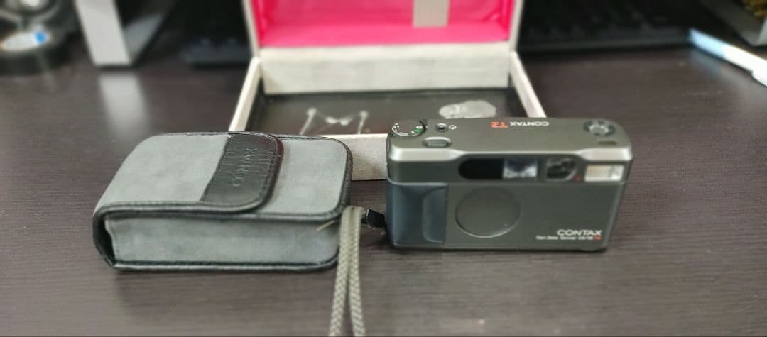 CONTAX T2 　チタンコンパクトフィルムカメラ