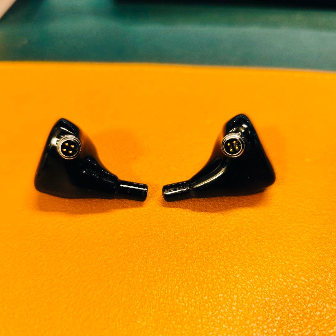 【美品】JH AUDIO ROXANNE UNIVERSAL IEM