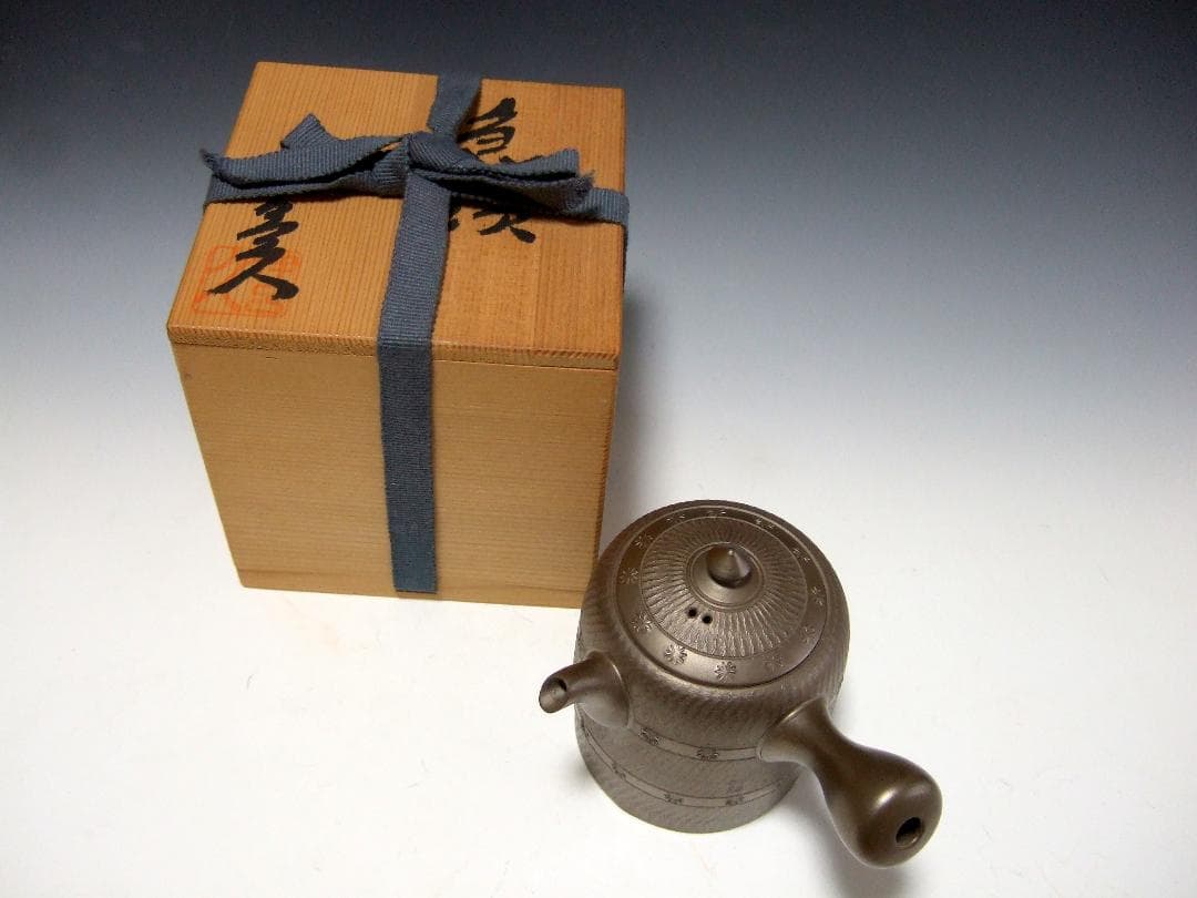 萬古焼 森 伊呂久 造 釣鐘形 横手 急須 共箱 / 万古焼