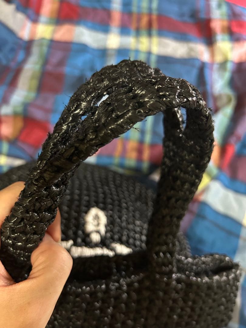 プラダ　クロシェ　スモールバッグ　持ち手に擦れや使用感あり