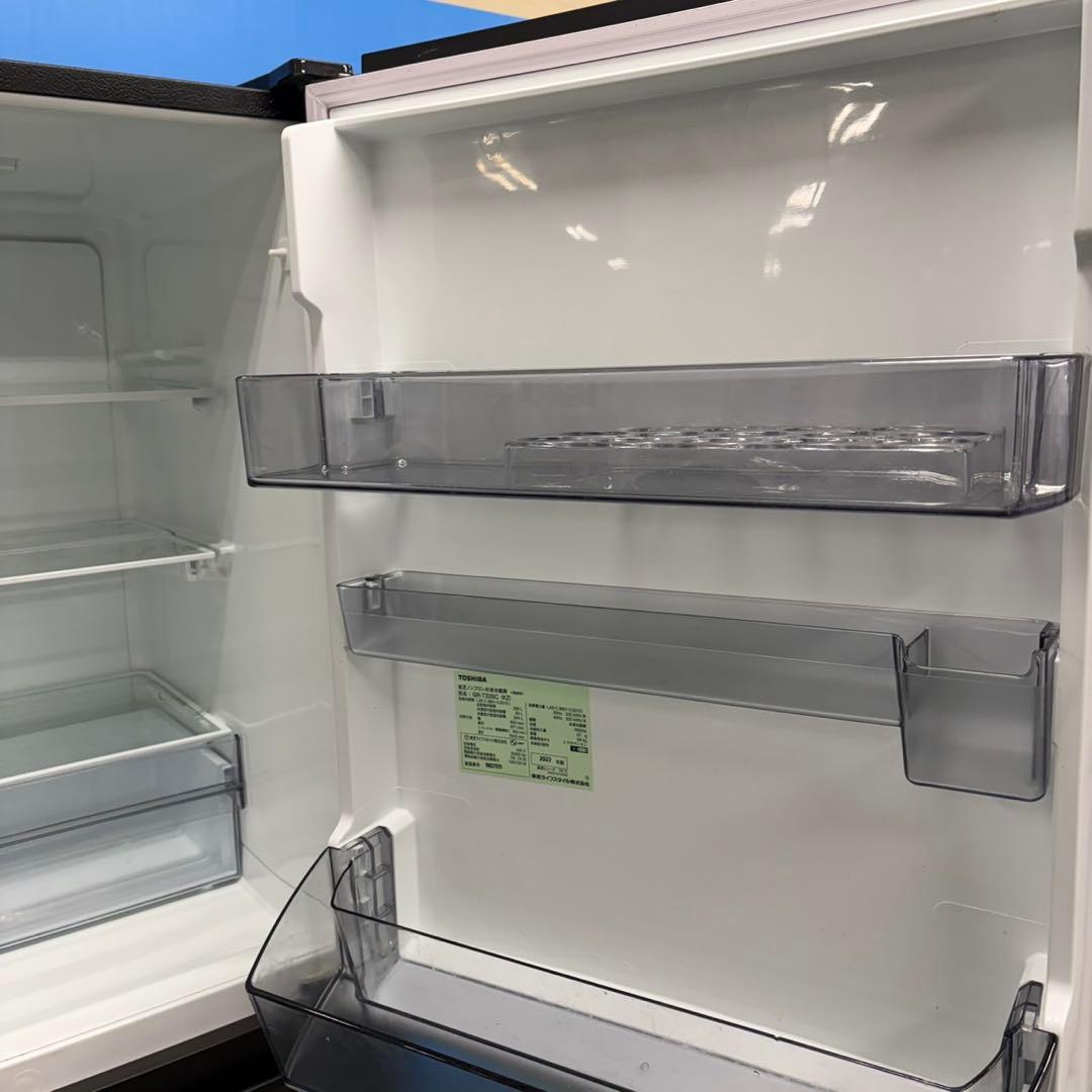 633 TOSHIBA 2022年製　大型冷蔵庫　右開き　300L以上　326L