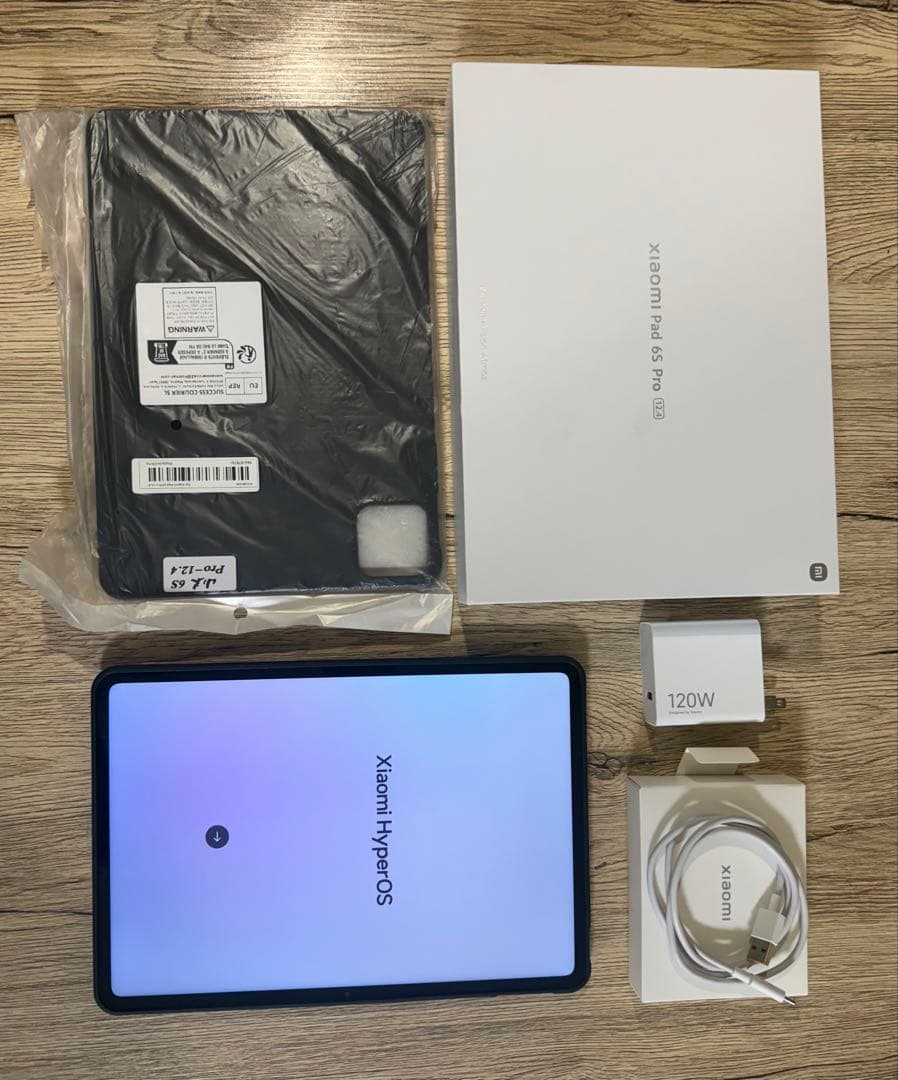 Xiaomi Pad 6S Pro 本体 120W充電器 専用ケース２つ