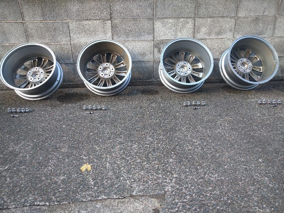 日産V37スカイライン純正17インチアルミホイール4本中2本セット①