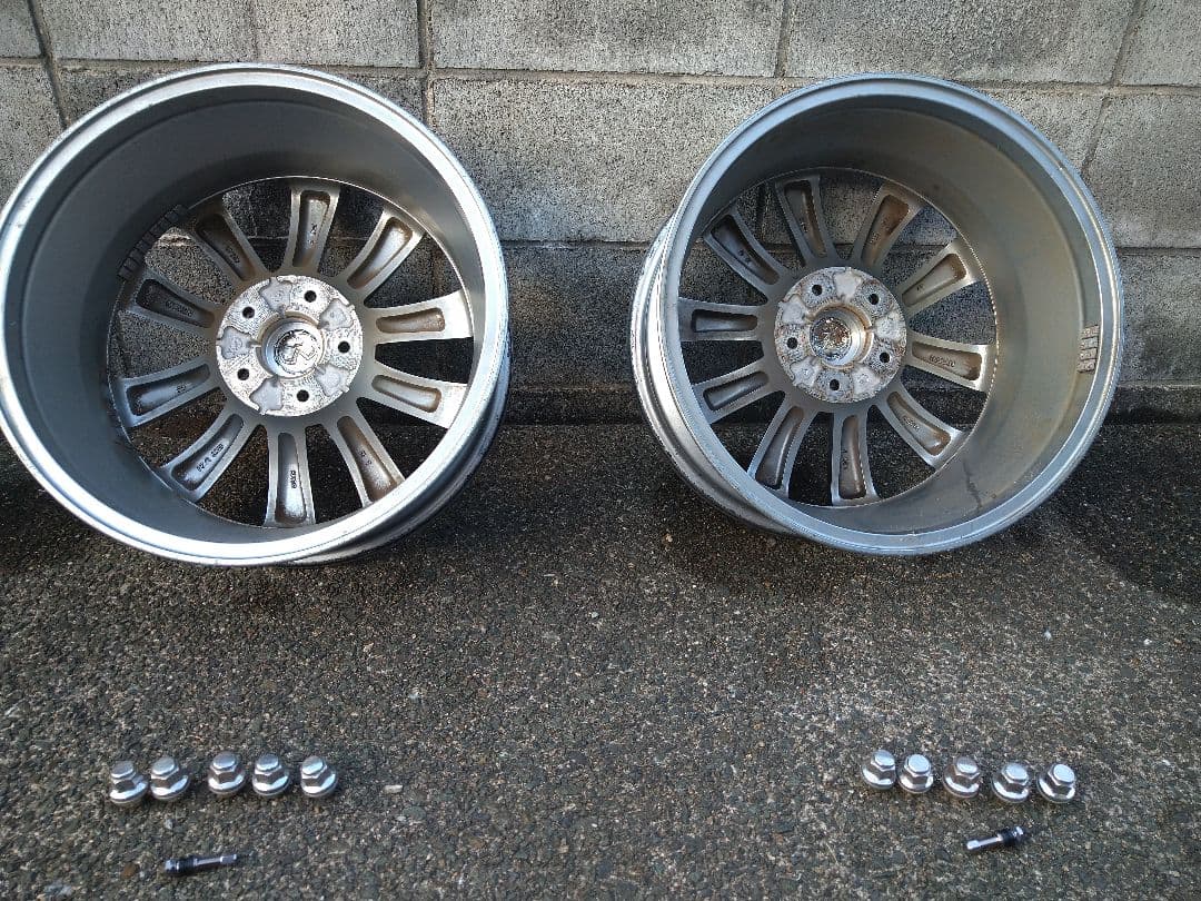 日産V37スカイライン純正17インチアルミホイール4本中2本セット①