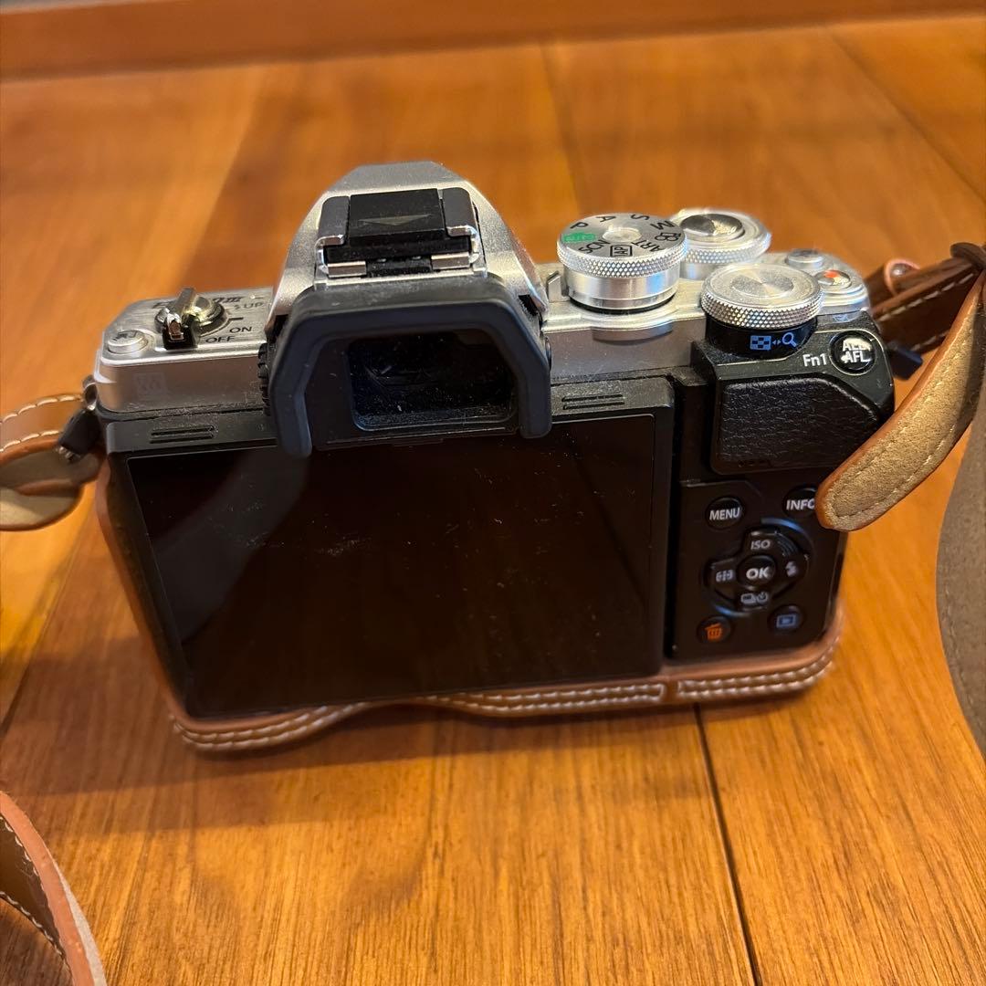 デジタルカメラ　OLYMPUS E-M40 MarkⅢ