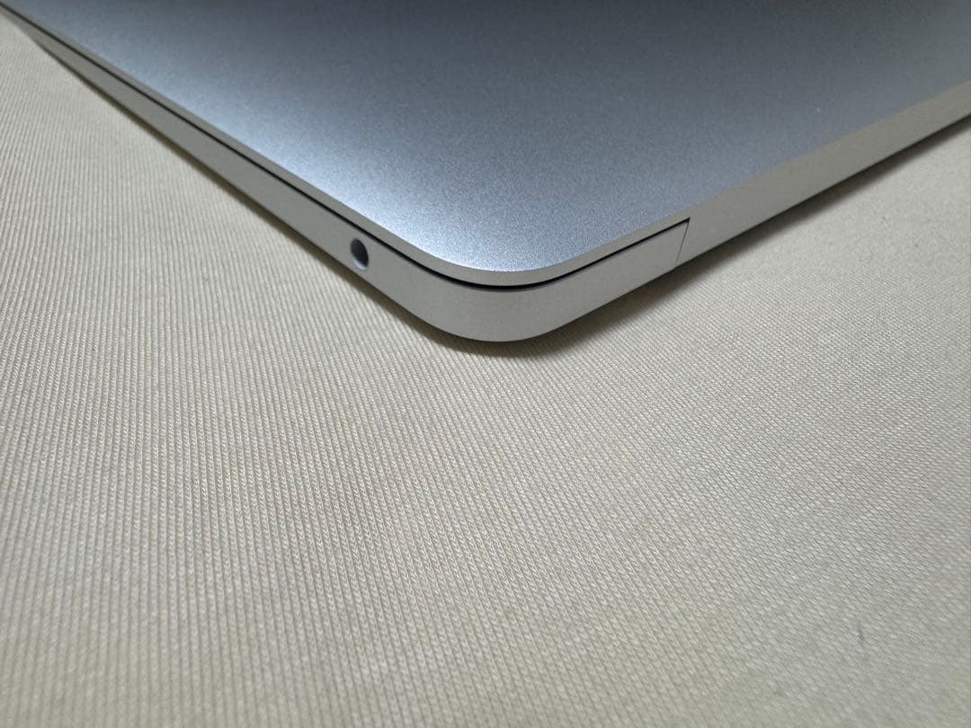 ほぼ未使用品 MacBook Air M1 8GB 256GB シルバー