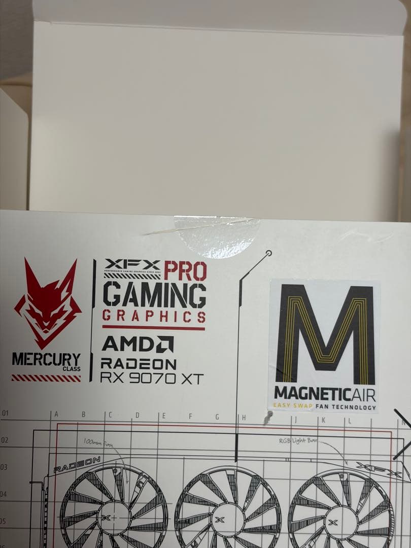 XFX Mercury AMD Radeon RX9070XT ホワイト