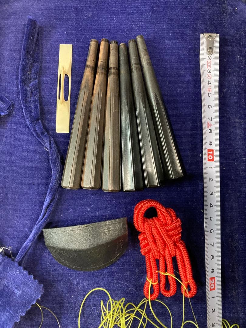 B0101）三味線 和楽器 高級三味線 桜柄金具 専用ケース付き 付属品付き