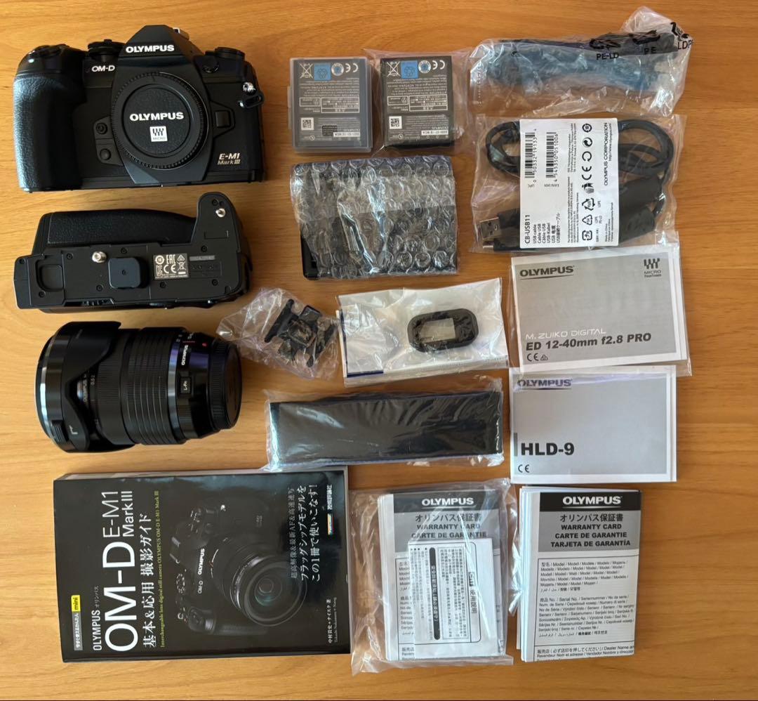 デジタルカメラ OLYMPUS E-M1 Mark III 12-40mm F2.8 PRO