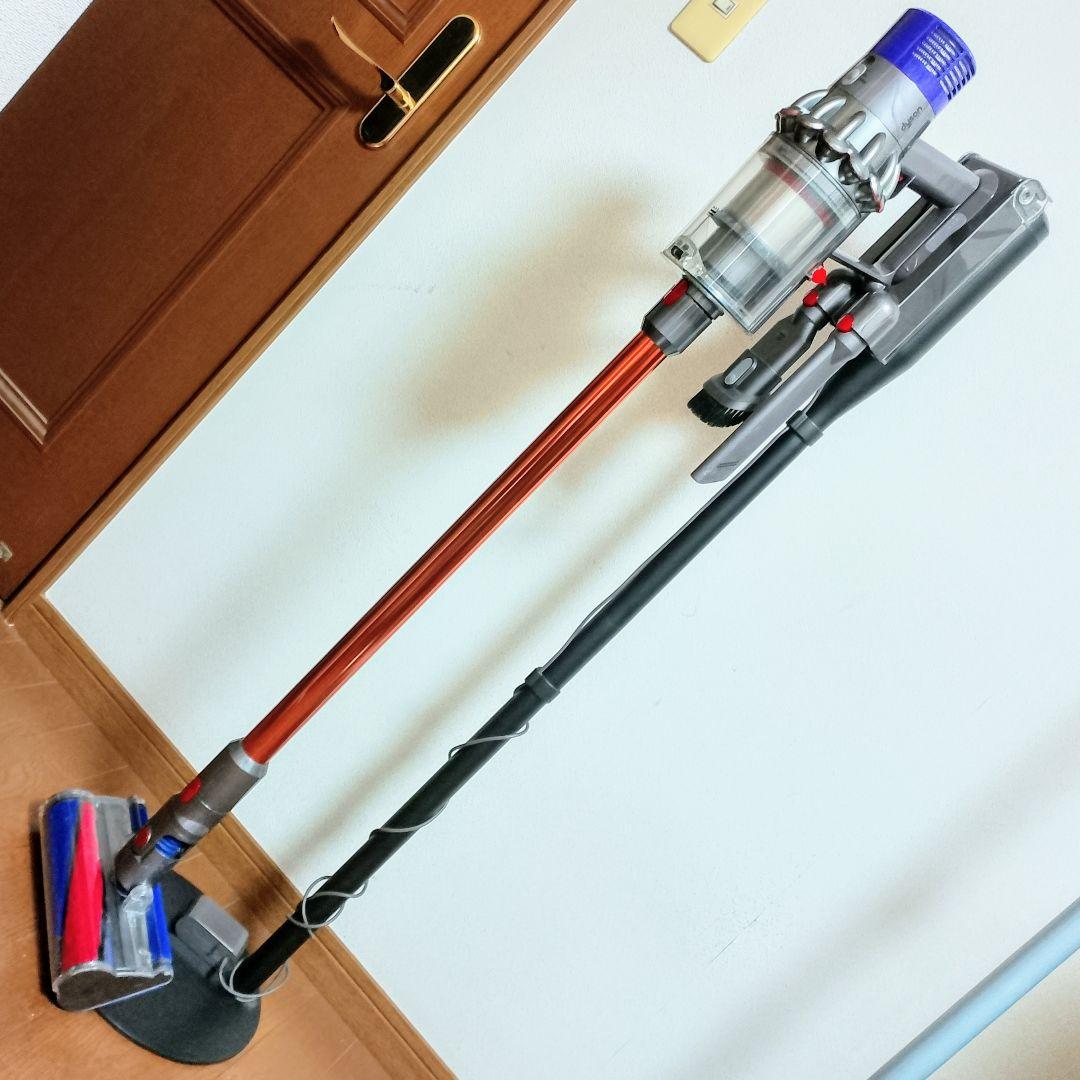 Dyson　Cyclone V10 fluffy　ハンディーサイクロン掃除機