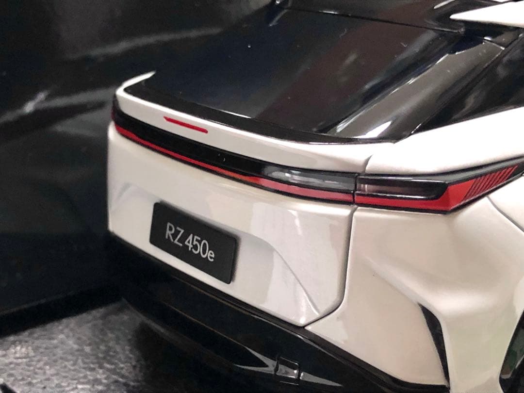 京商 1/18 レクサス RZ450e Ver.L ソニッククォーツ ミニカー