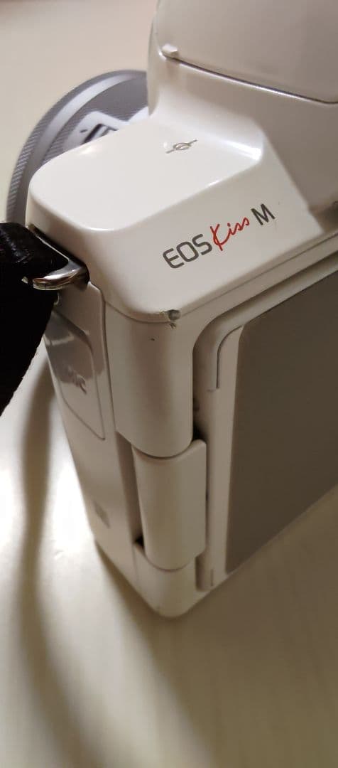 Canon EOS Kiss M ホワイト　SDHCカード32GB