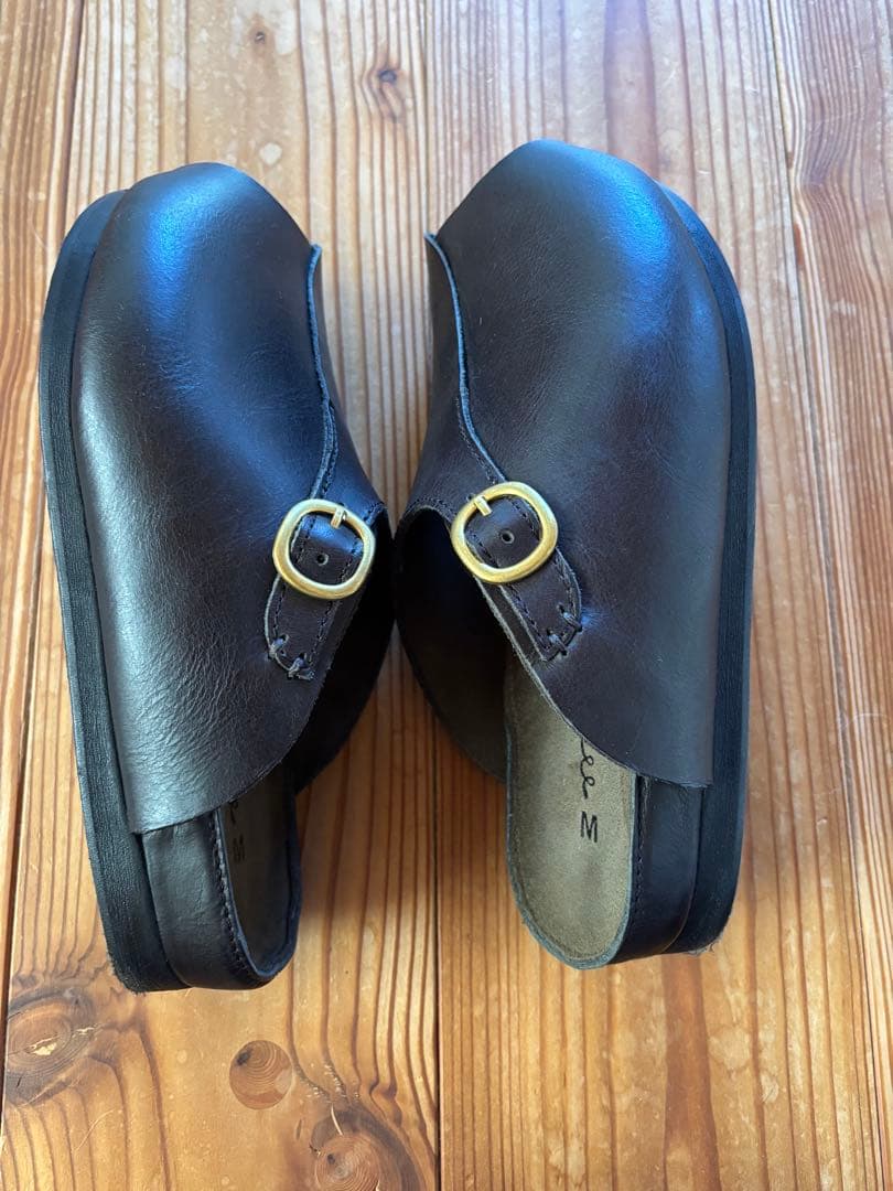 Diu撥水レザー オープントゥミュール